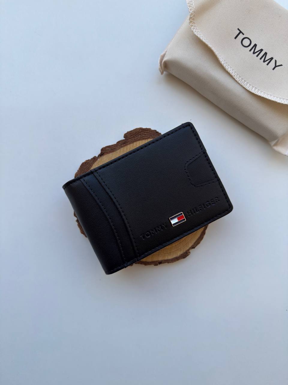 Tommy Wallets Model (3)