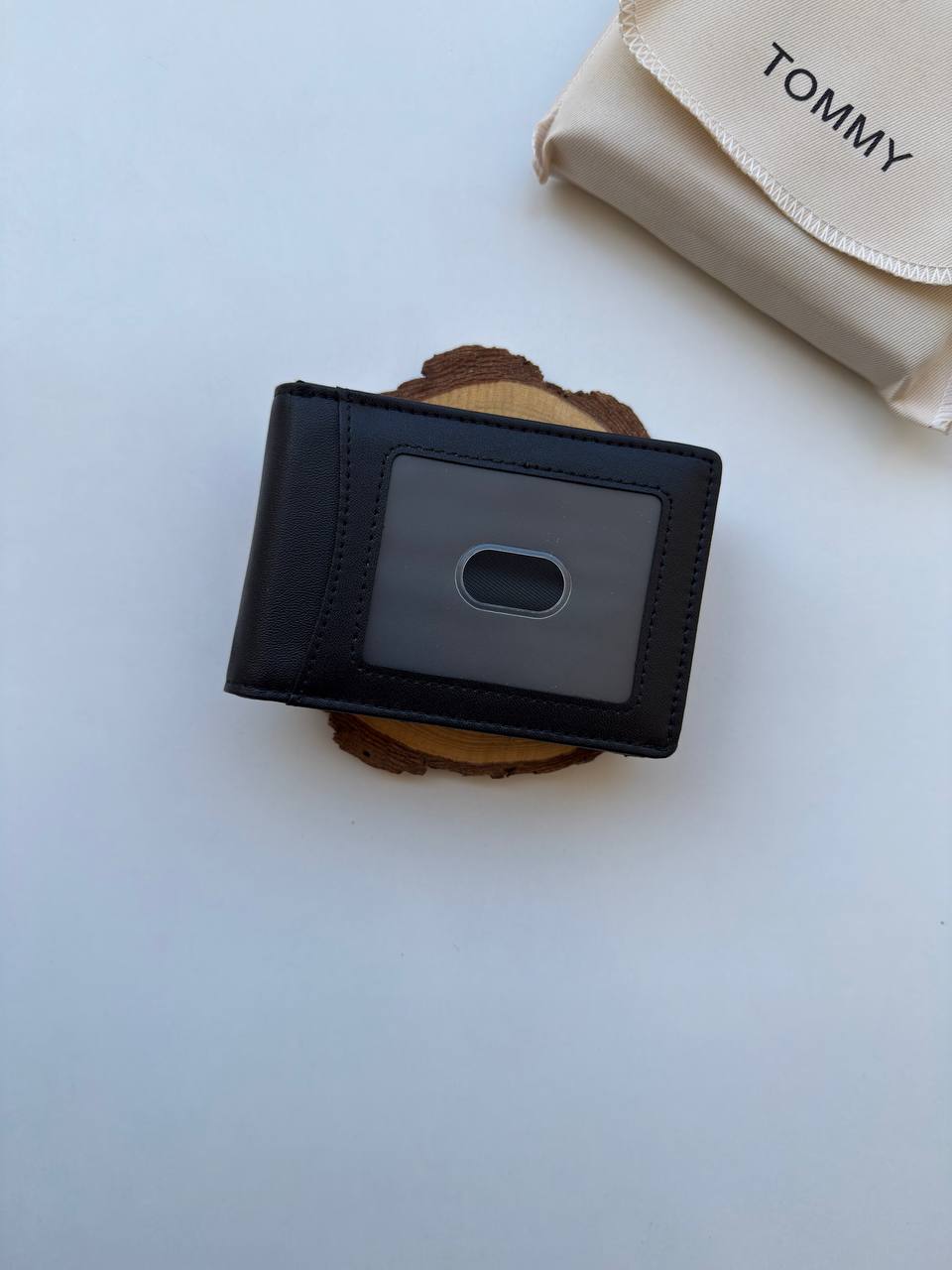 Tommy Wallets Model (3)