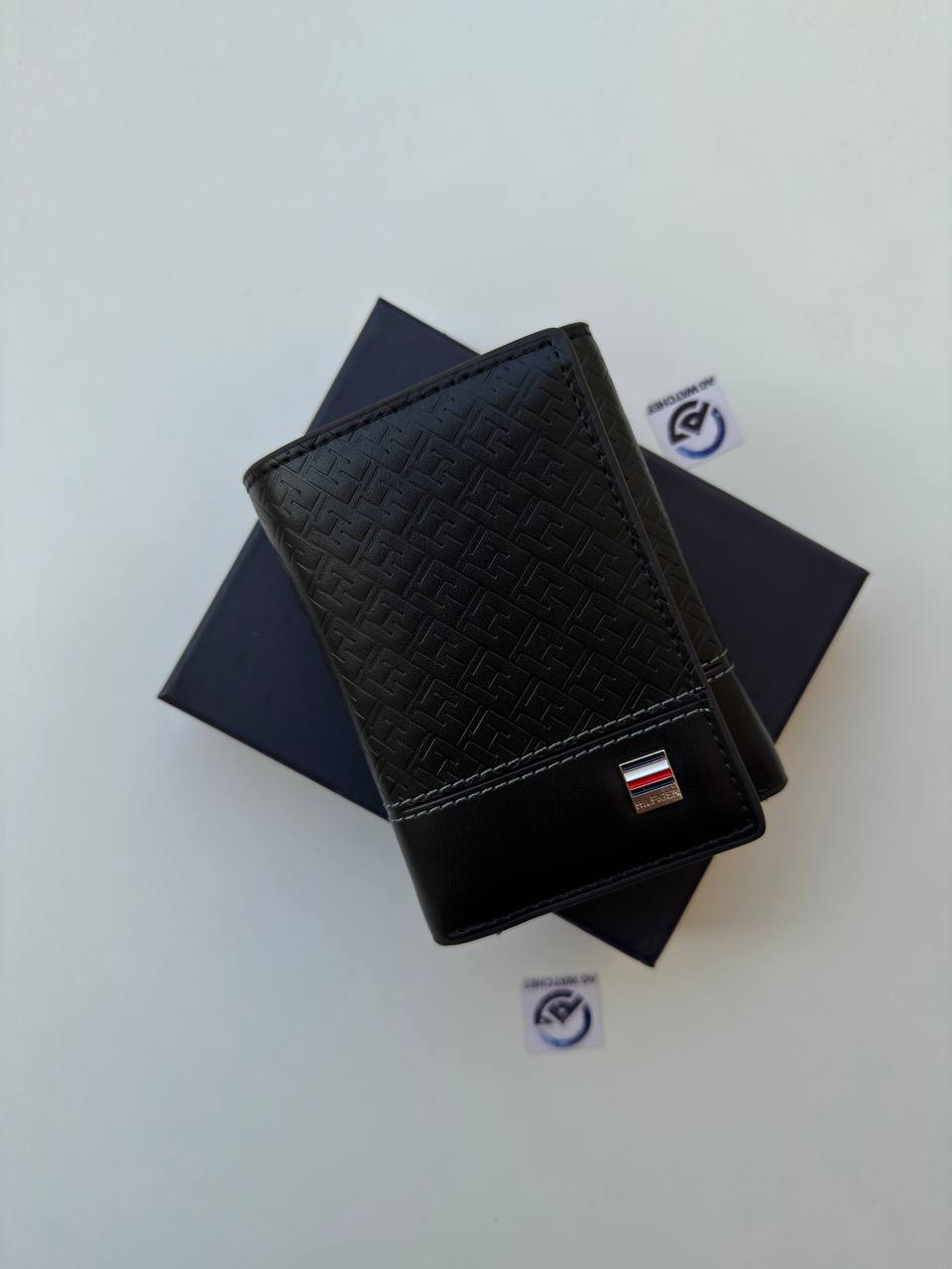 Tommy Wallets Model (1)